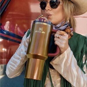 Laney Wilson X Stanley LE Gold Quencher H2.0 40 OZ Tumbler  - New In Box